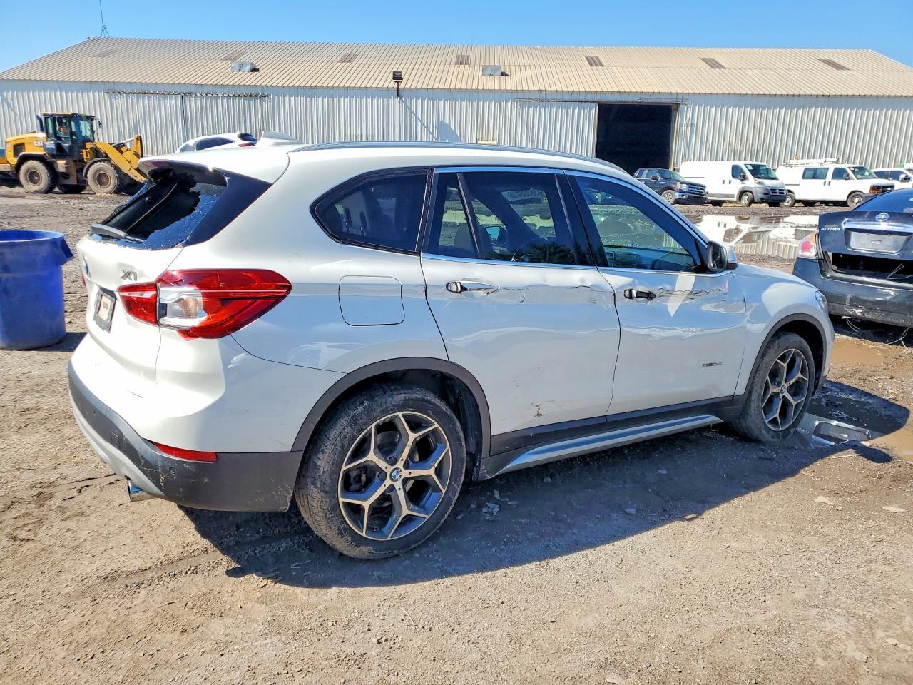 2017 BMW X1 XDRIVE28I — Фото 3 из 12