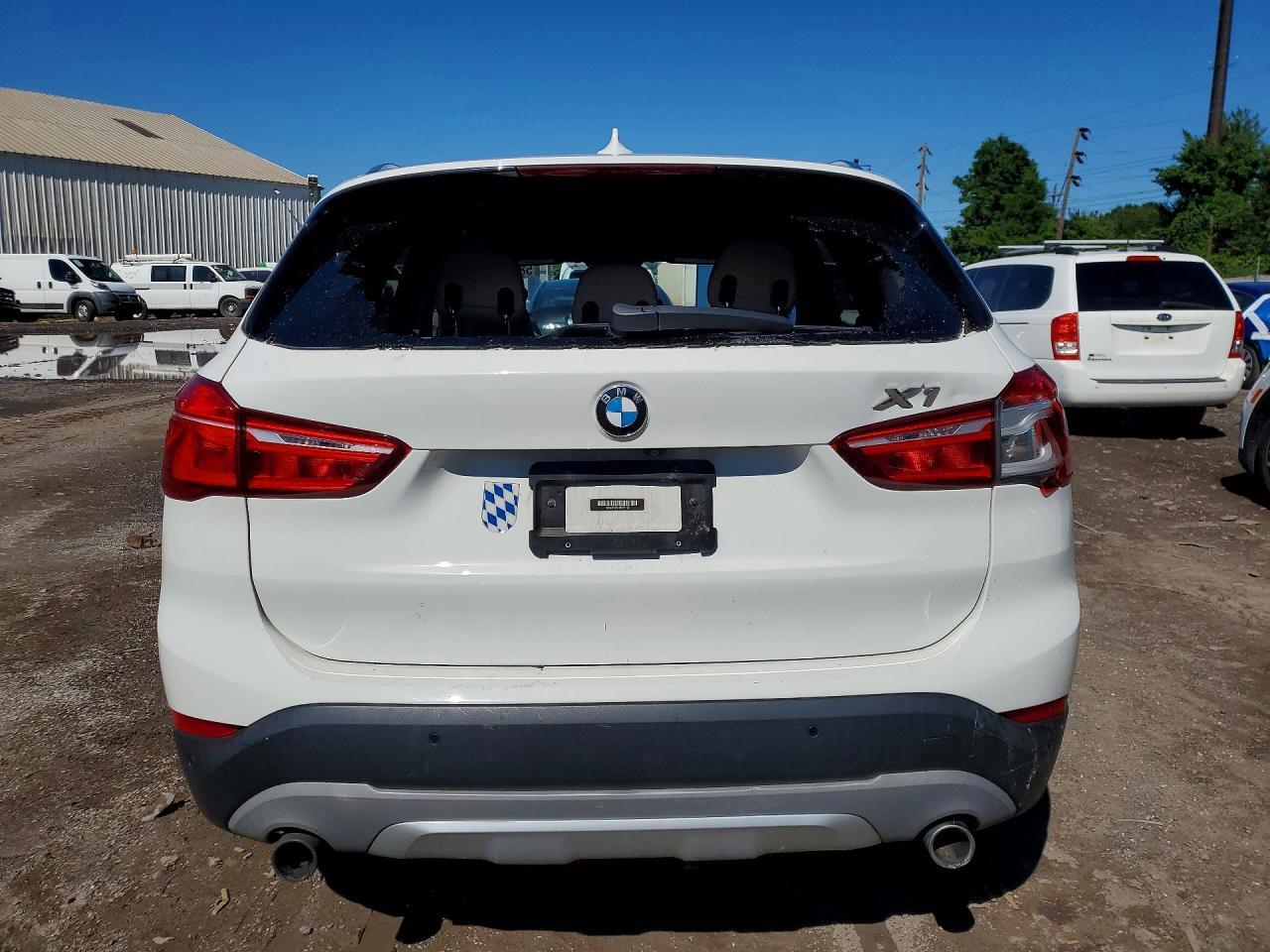 2017 BMW X1 XDRIVE28I — Фото 6 из 12