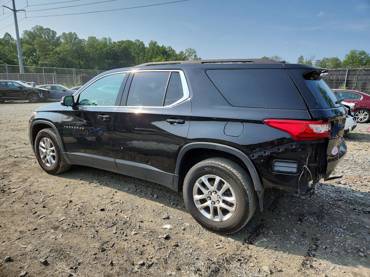 2021 CHEVROLET TRAVERSE LT — Фото 2 из 13
