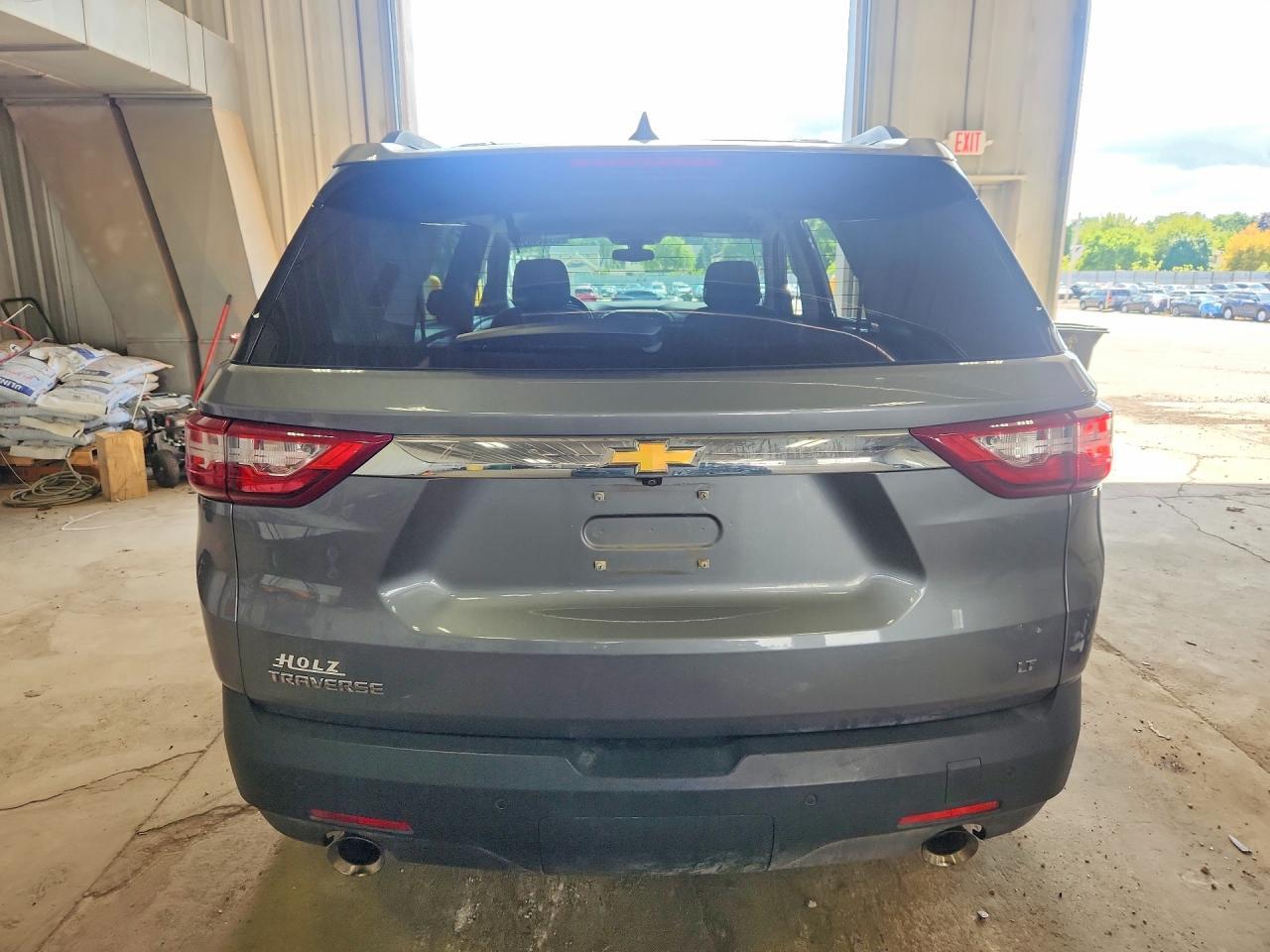 2021 CHEVROLET TRAVERSE LT — Фото 6 из 14