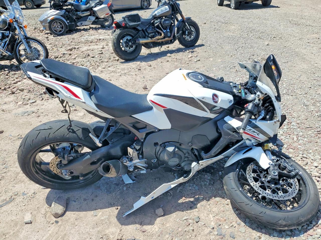 2025 HONDA CBR1000 JH2SC7710SK800156