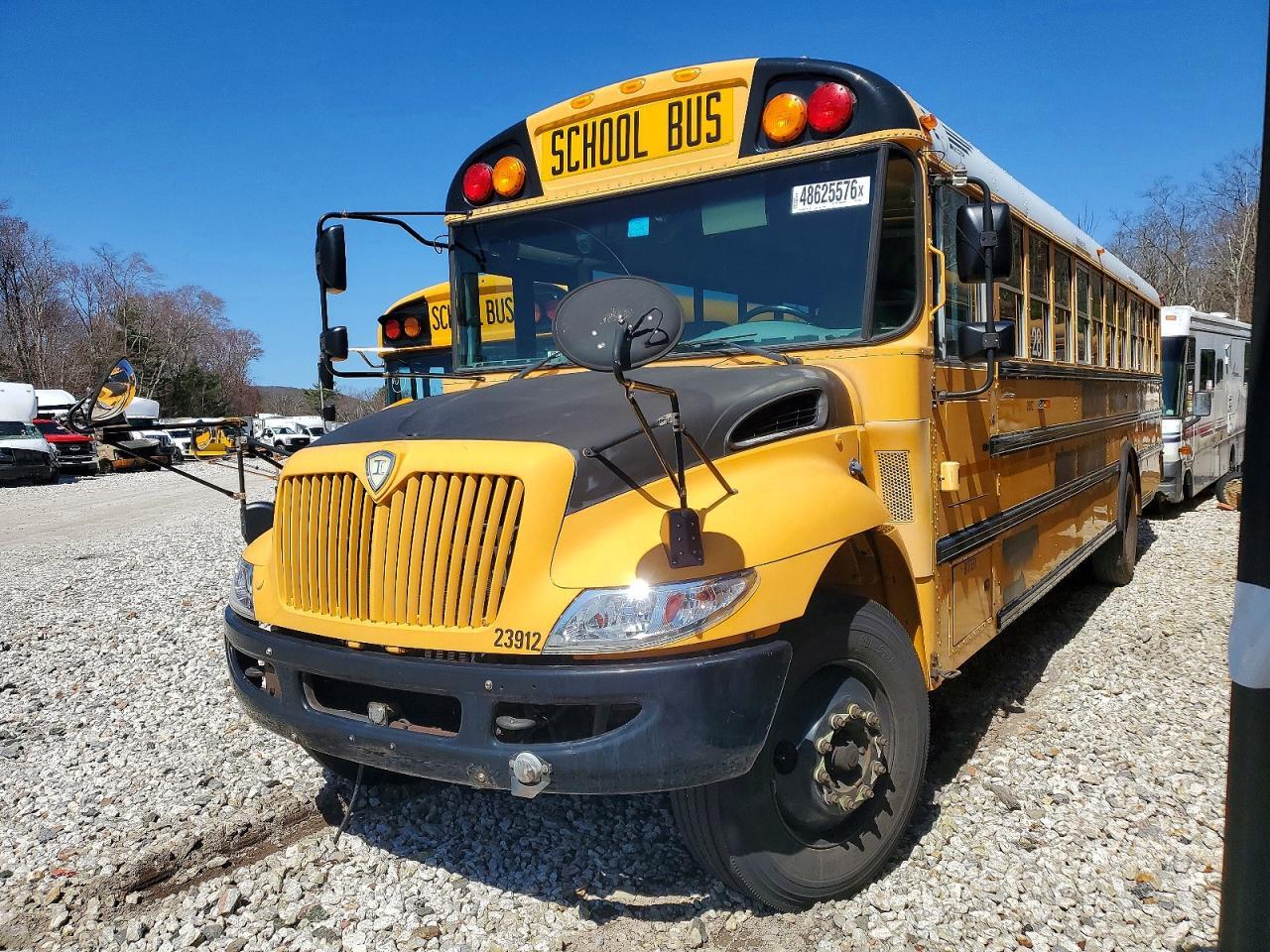 2013 IC CORPORATION CE SERIES SCHOOL - SCHOOL BUS — Фото 2 из 10
