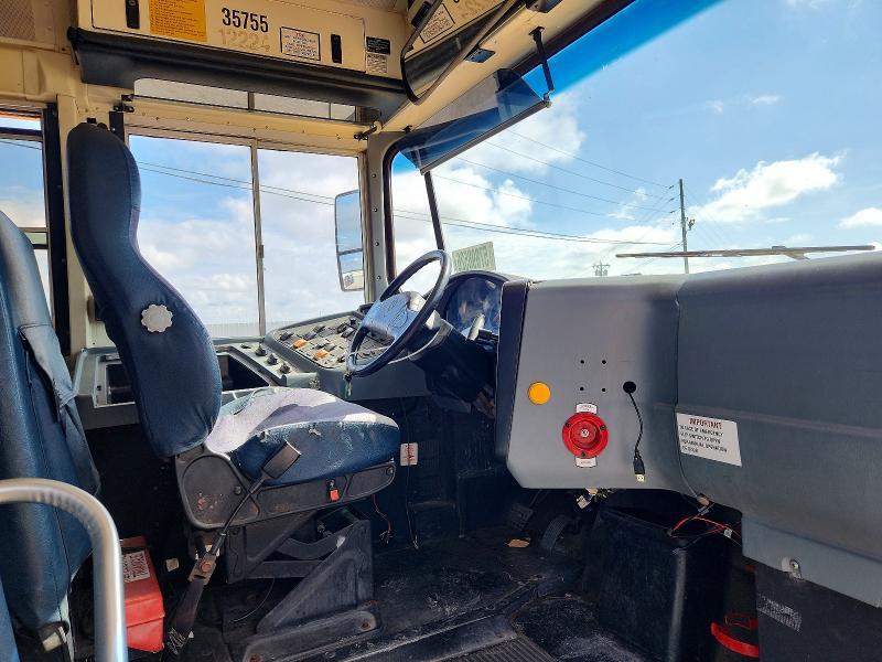 2013 IC CORPORATION CE SERIES SCHOOL - SCHOOL BUS — Фото 5 из 10