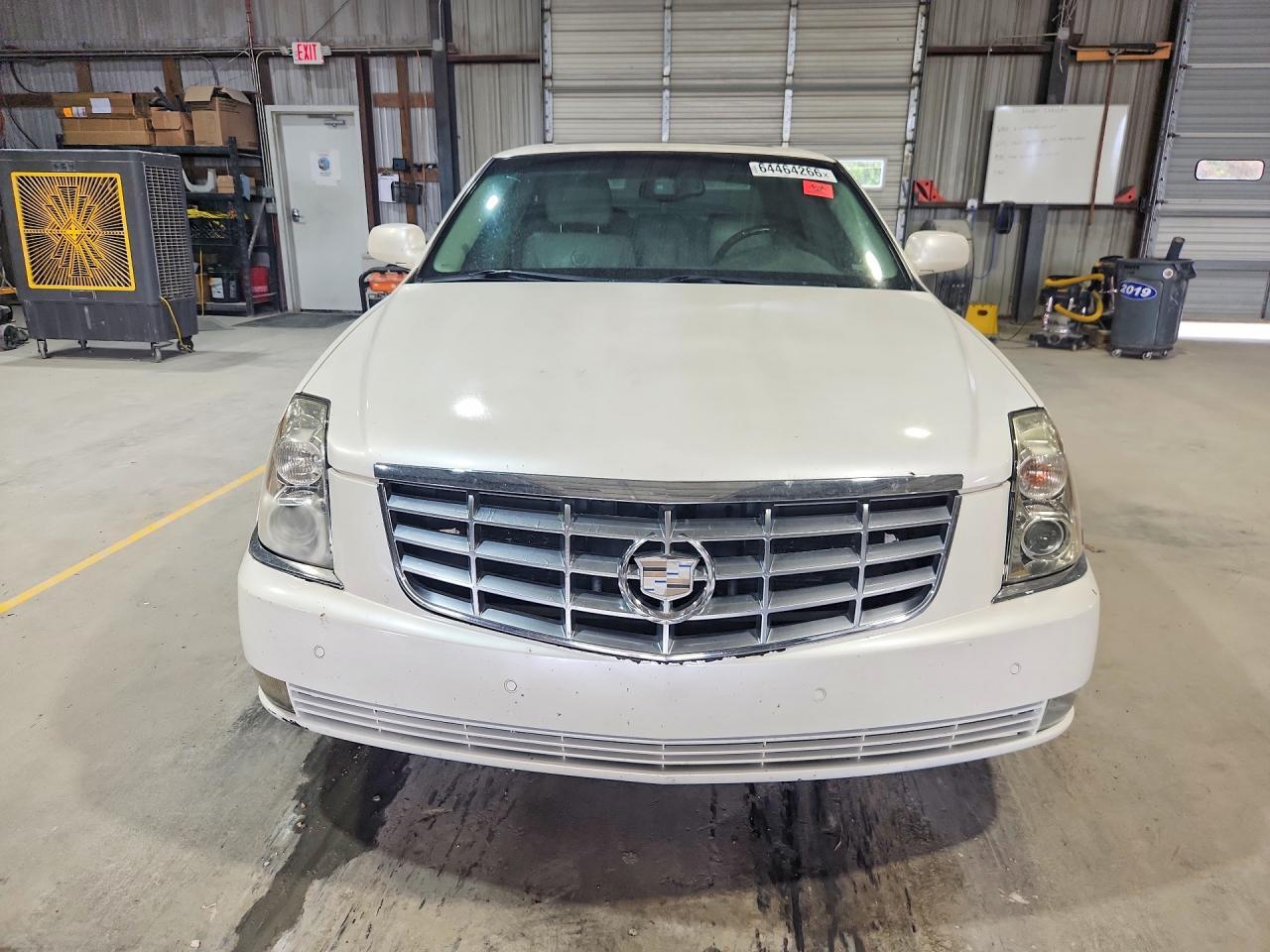 1G6KH5E67BU110960 2011 CADILLAC DTS photo no. 5