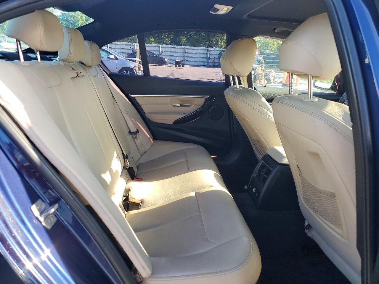 2017 BMW 330 XI — Фото 10 из 13