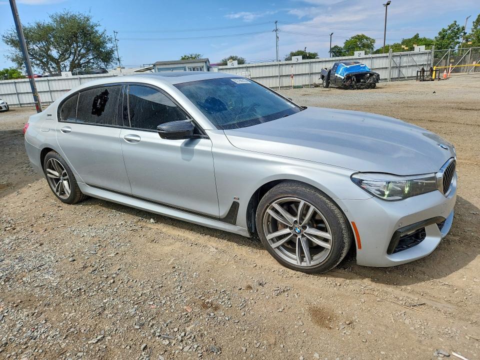 2017 BMW 740 XE — Фото 4 из 12