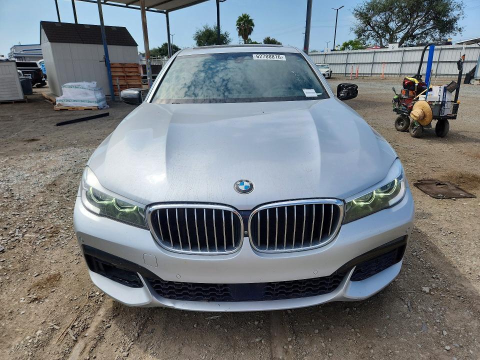 2017 BMW 740 XE — Фото 5 из 12