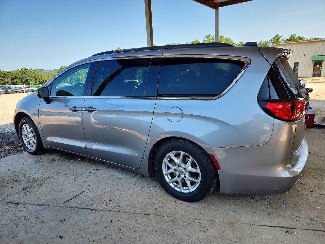 2021 CHRYSLER VOYAGER LXI — Фото 2 из 13