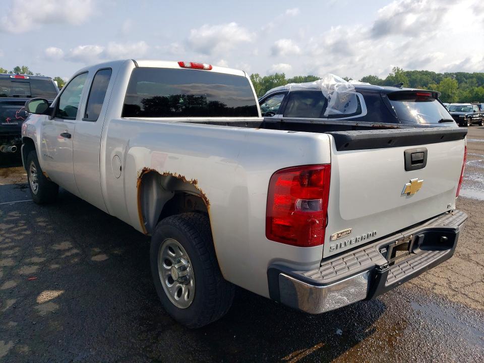 2011 CHEVROLET SILVERADO C1500 — Фото 2 из 12