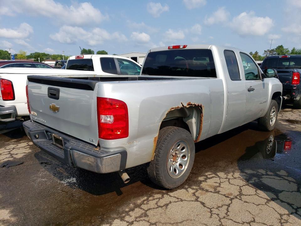 2011 CHEVROLET SILVERADO C1500 — Фото 3 из 12