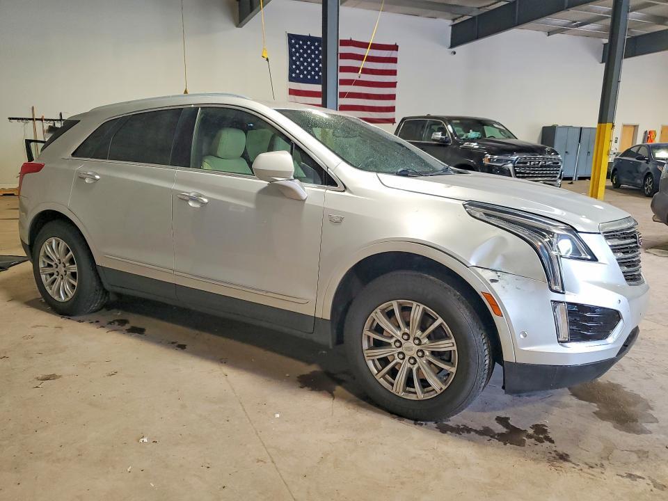 2017 CADILLAC XT5 — Фото 4 из 15