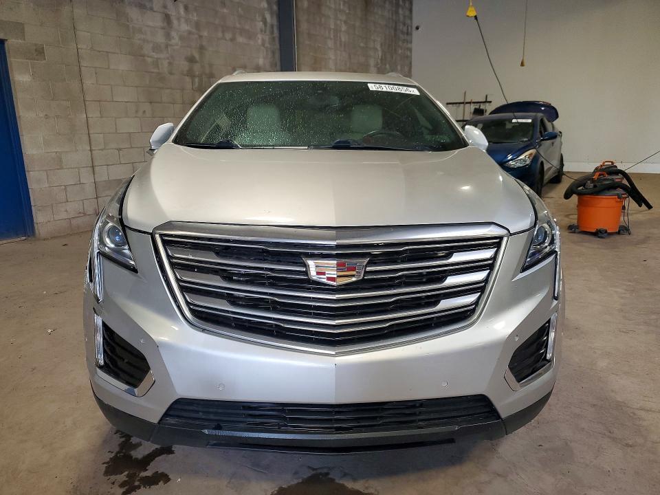 2017 CADILLAC XT5 — Фото 5 из 15