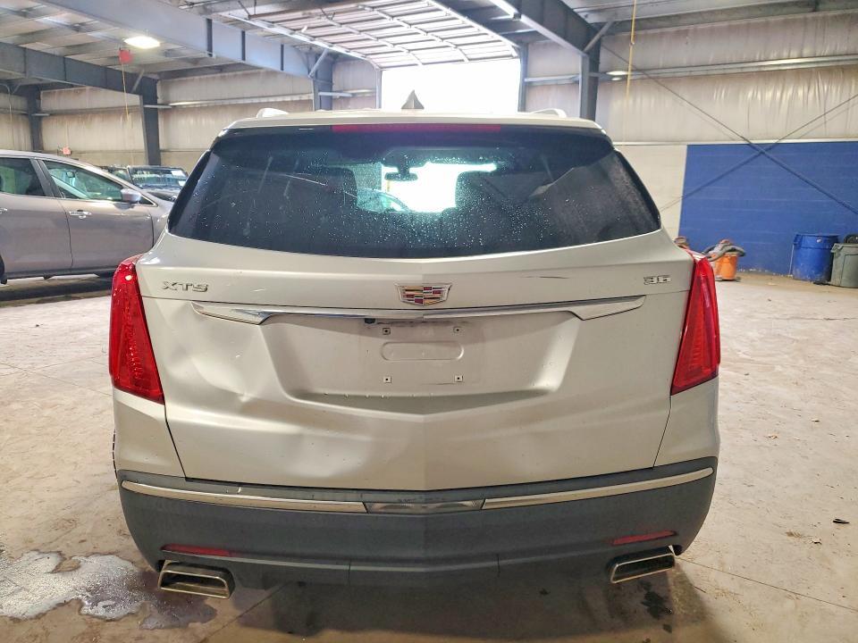 2017 CADILLAC XT5 — Фото 6 из 15