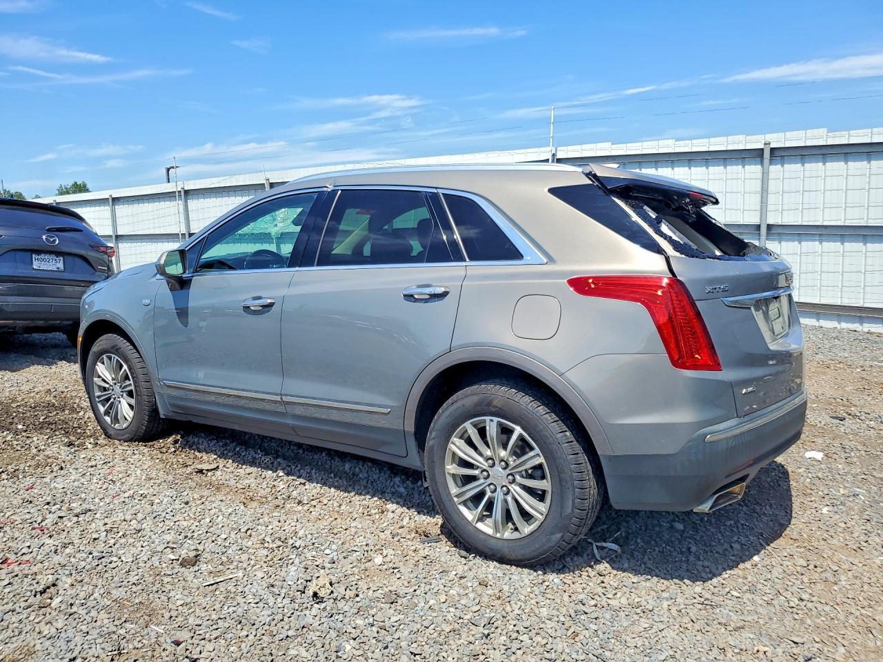 2017 CADILLAC XT5 LUXURY — Фото 2 из 13
