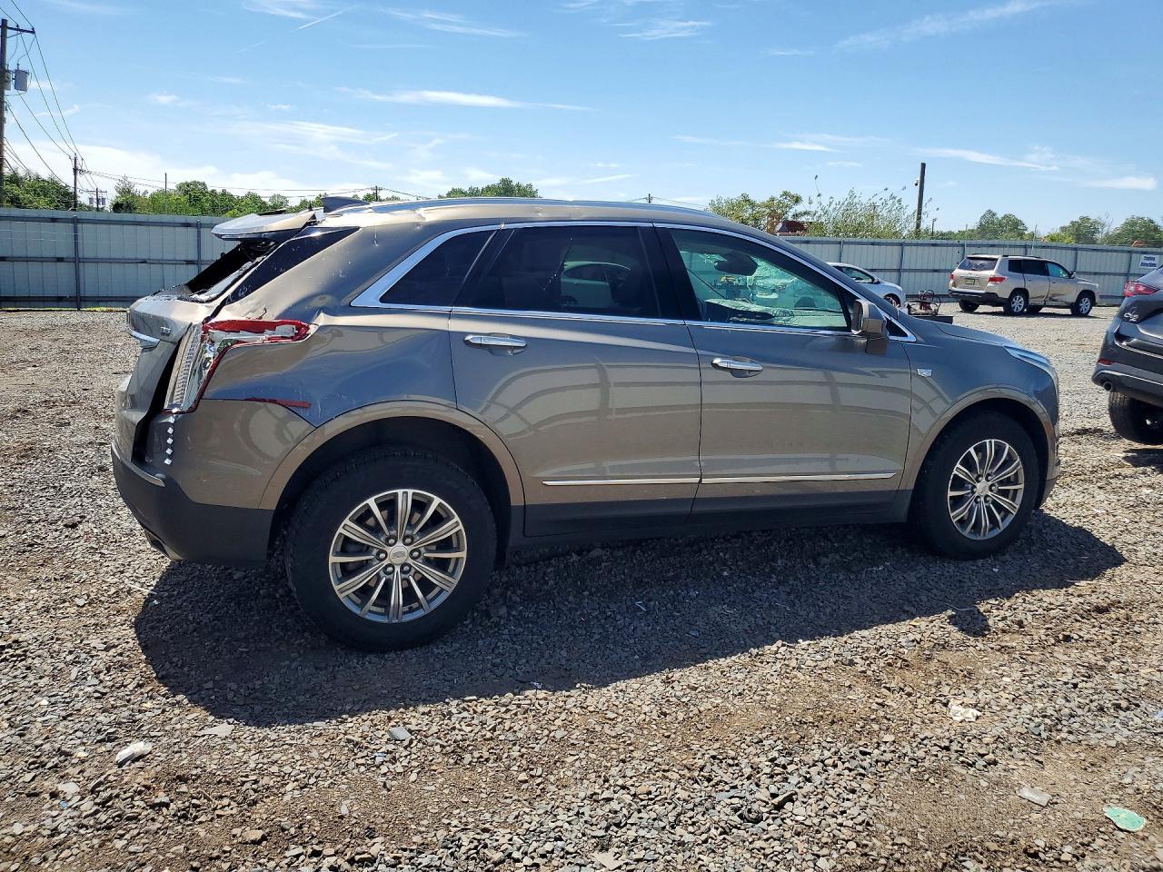 2017 CADILLAC XT5 LUXURY — Фото 3 из 13