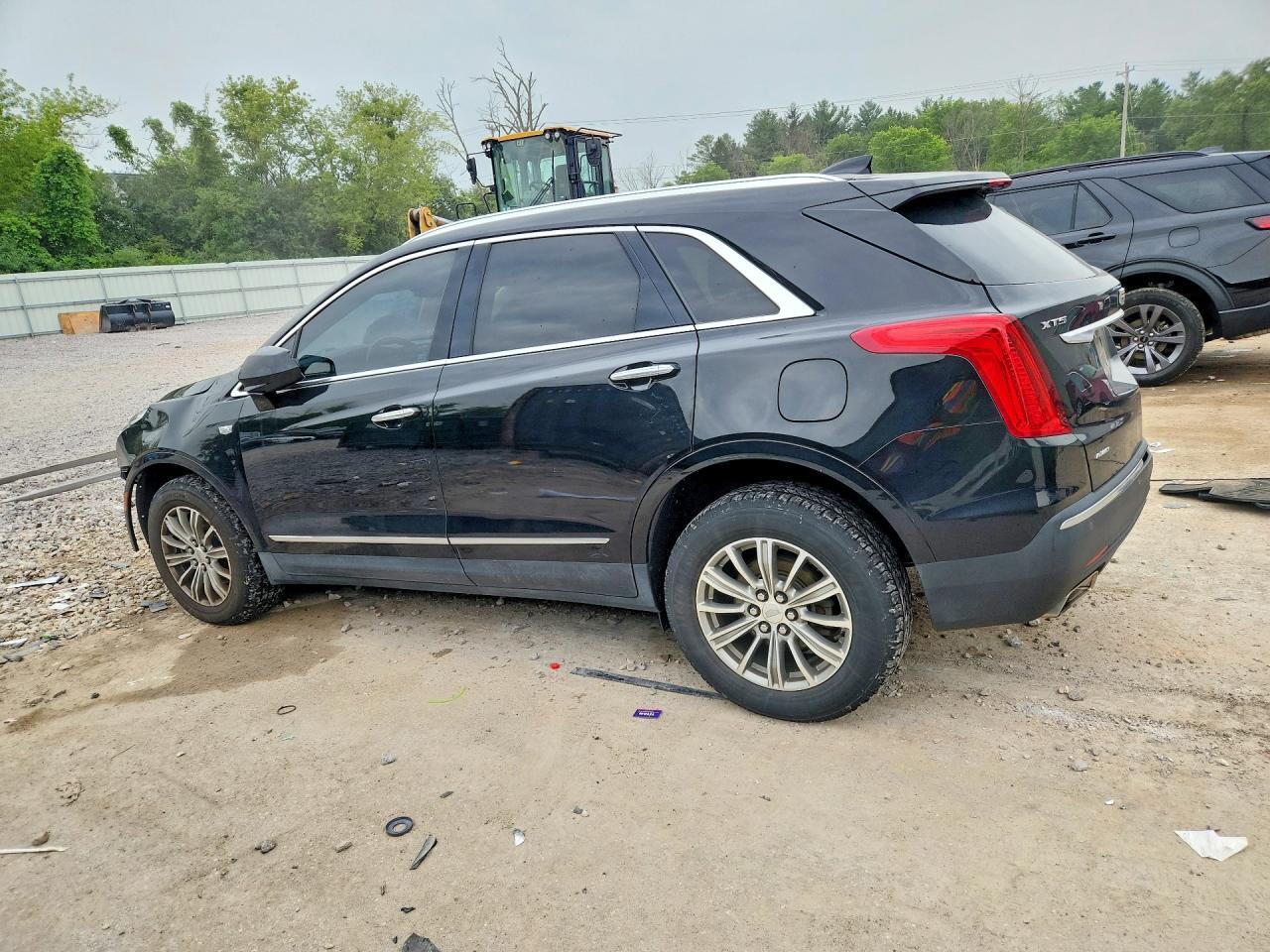 2017 CADILLAC XT5 LUXURY — Фото 2 из 14