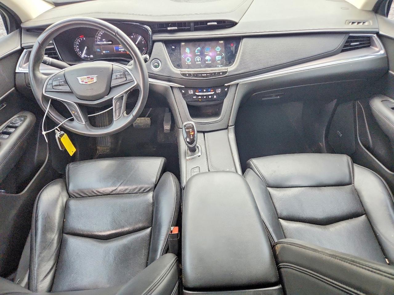 2017 CADILLAC XT5 LUXURY — Фото 8 из 14