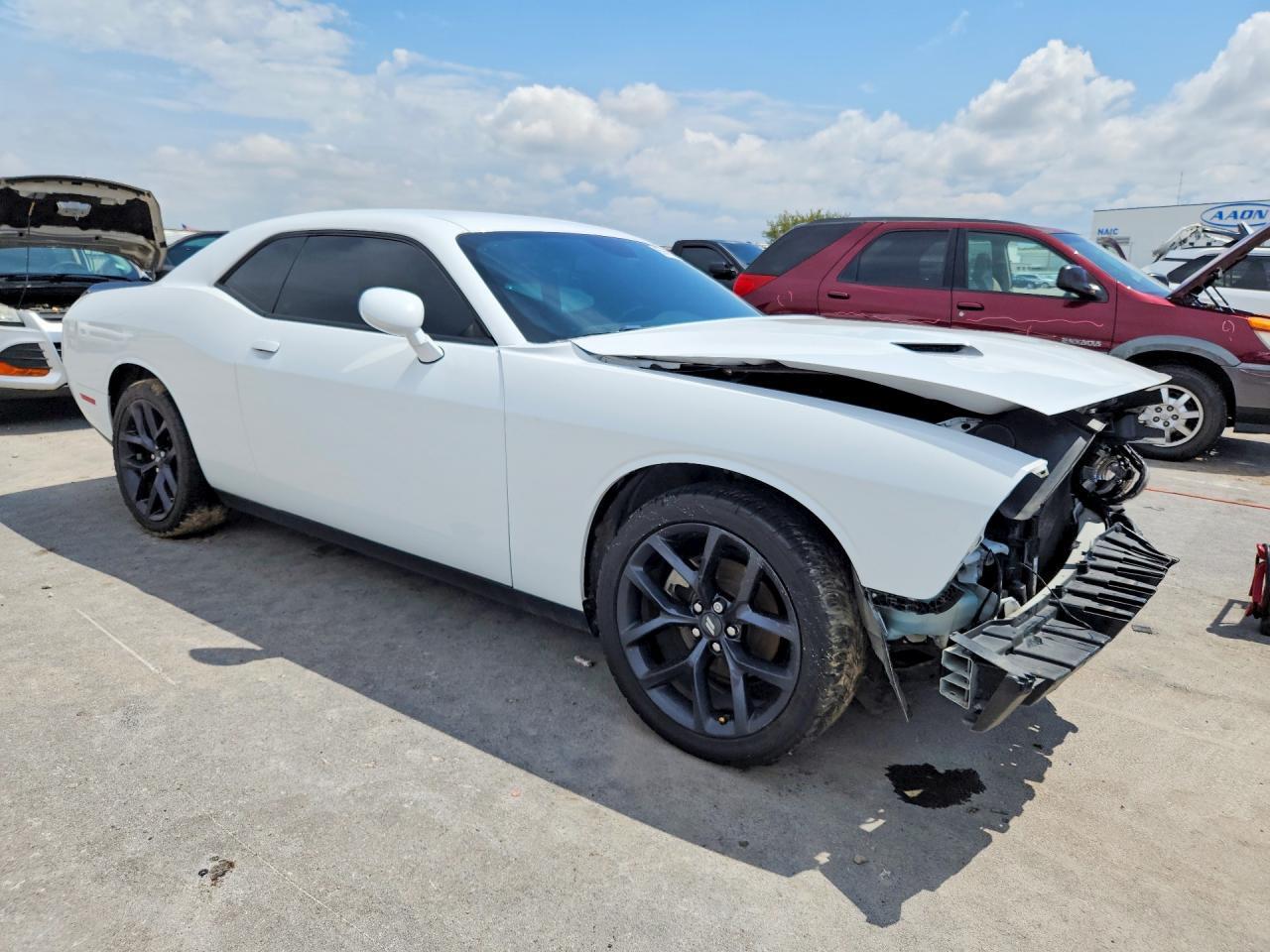2021 DODGE CHALLENGER SXT — Фото 4 из 12