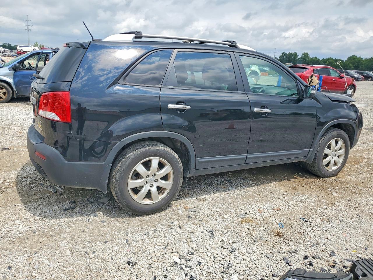 2013 KIA SORENTO LX — Фото 3 из 14