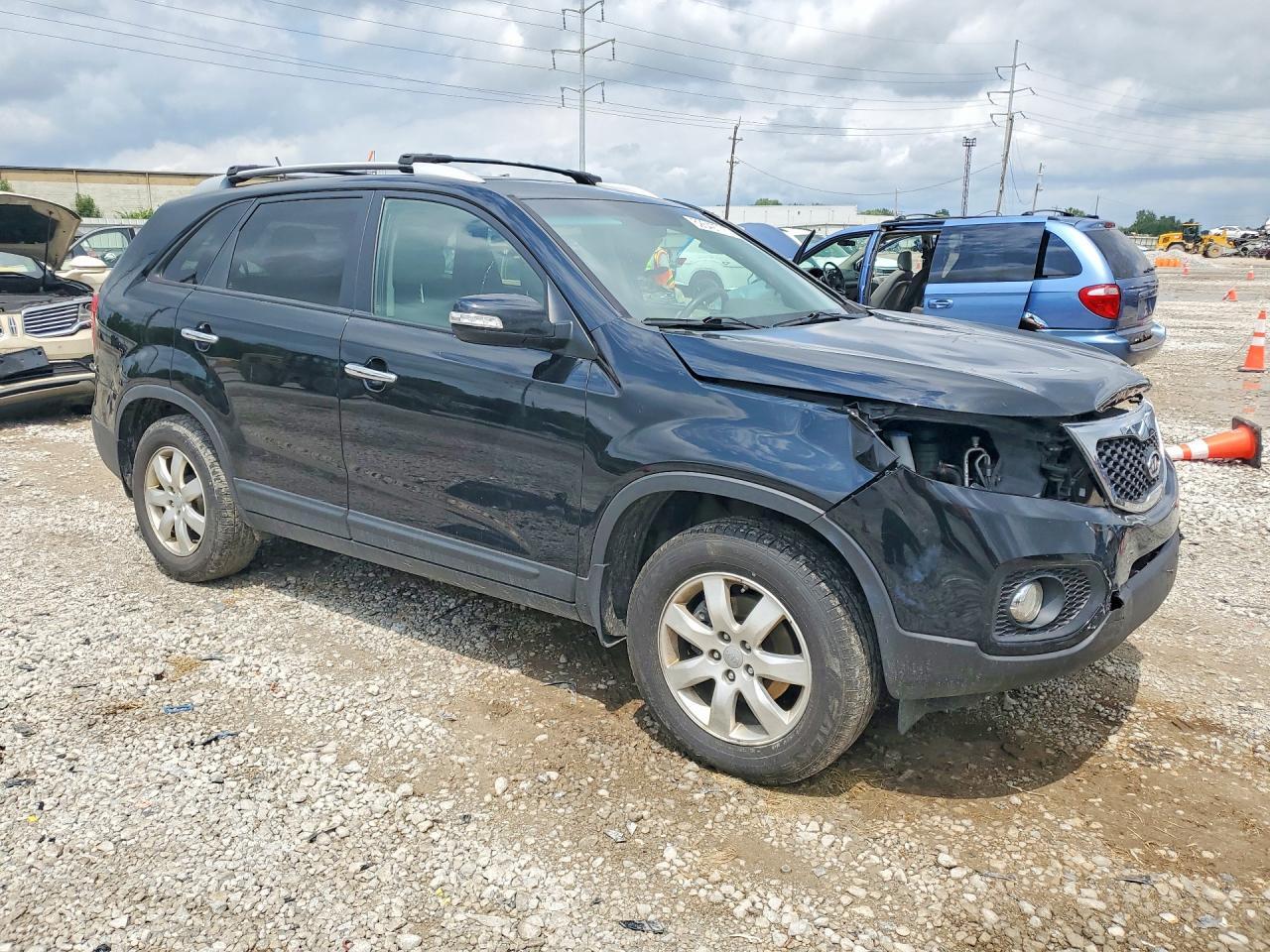 2013 KIA SORENTO LX — Фото 4 из 14