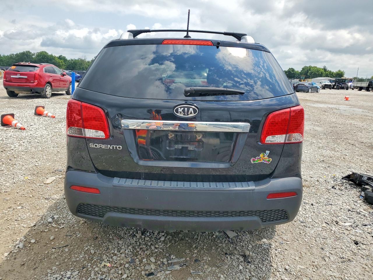 2013 KIA SORENTO LX — Фото 6 из 14
