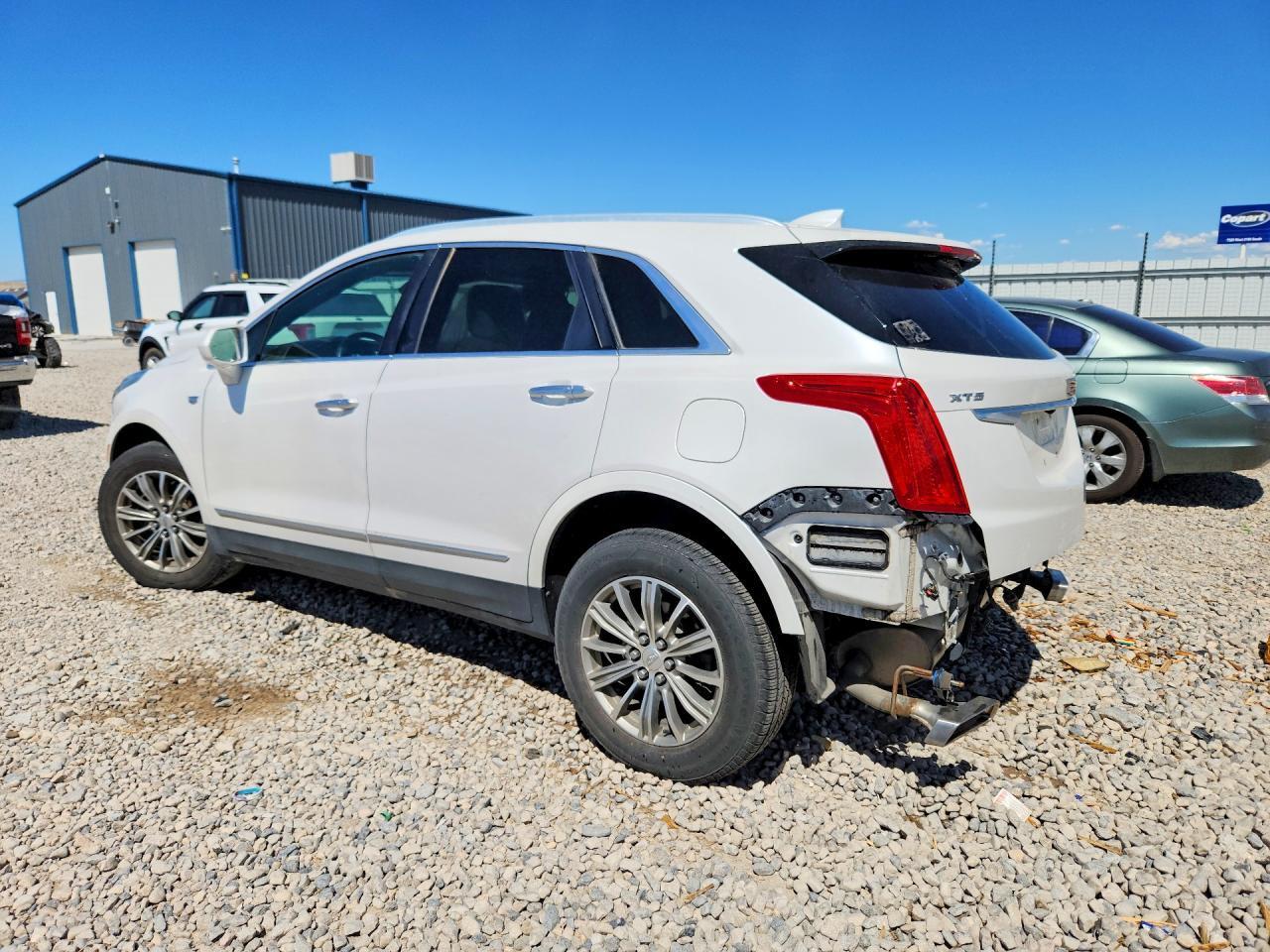 2017 CADILLAC XT5 LUXURY — Фото 2 из 13