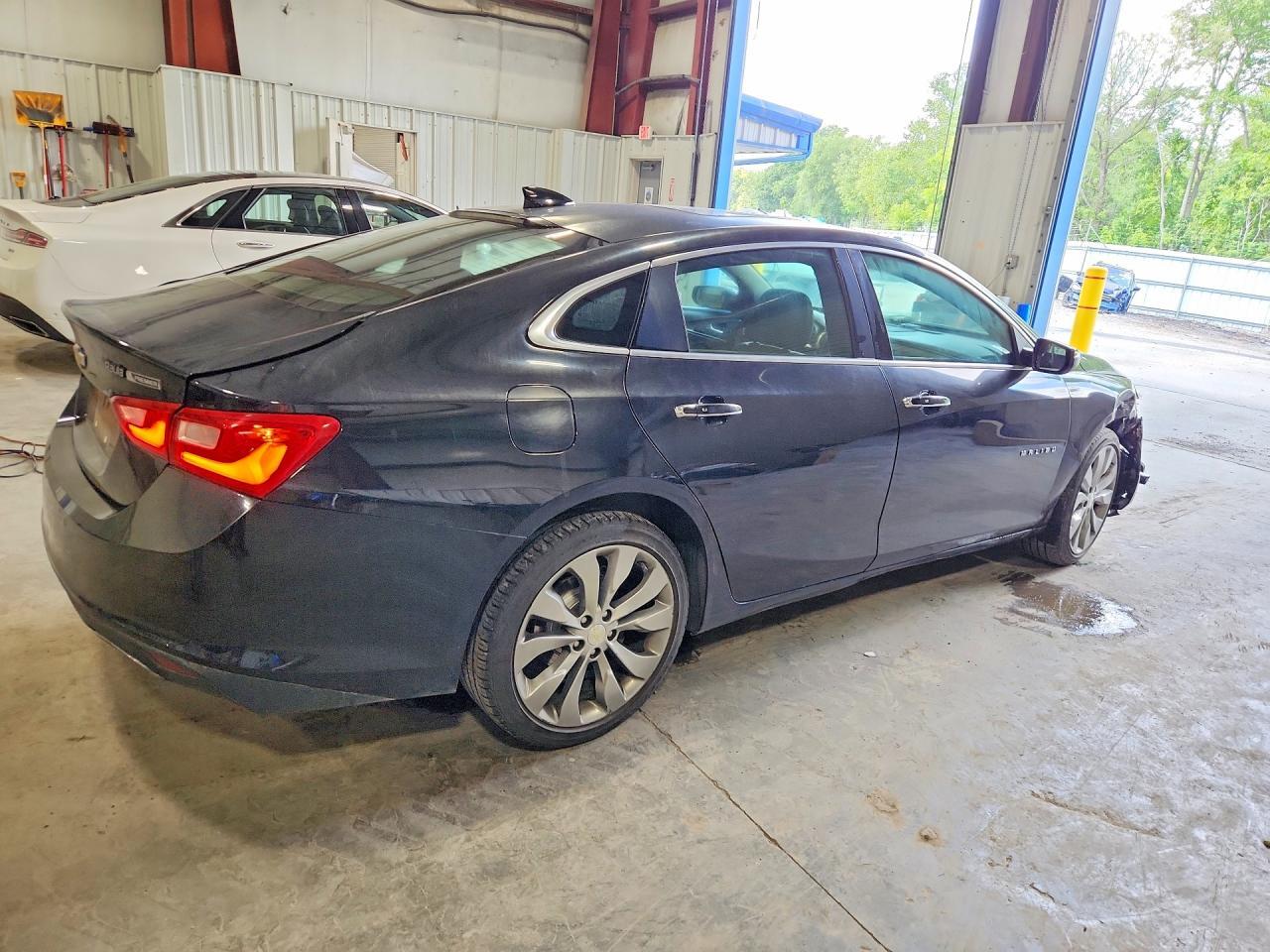 2017 CHEVROLET MALIBU PREMIER — Фото 3 из 12