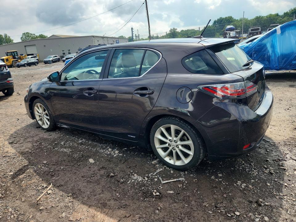 2013 LEXUS CT 200 — Фото 2 из 14