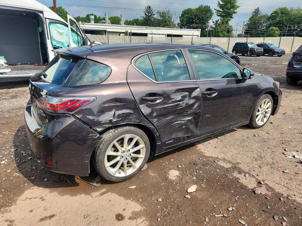 2013 LEXUS CT 200 — Фото 3 из 14
