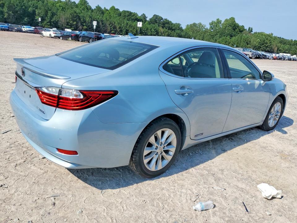 2013 LEXUS ES 300H — Фото 3 из 12