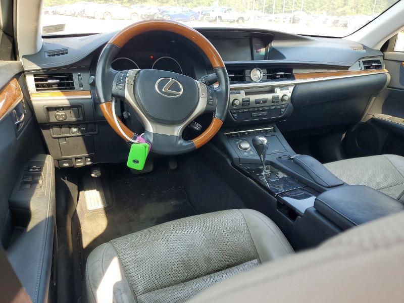 2013 LEXUS ES 300H — Фото 8 из 12
