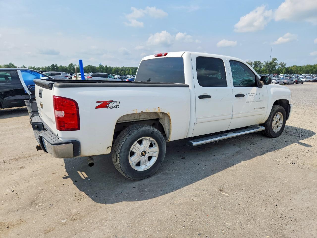 3GCPKSE36BG251868 2011 CHEVROLET SILVERADO photo no. 3