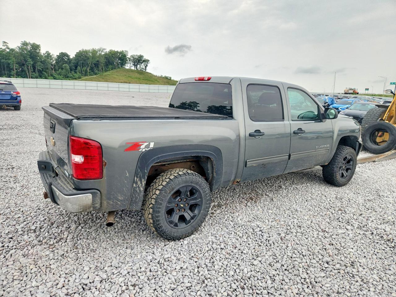 2011 CHEVROLET SILVERADO K1500 LT — Фото 3 из 12