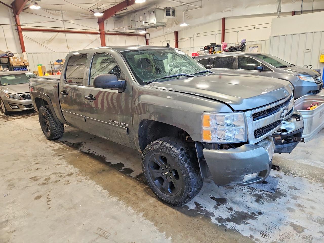2011 CHEVROLET SILVERADO K1500 LT — Фото 4 из 12