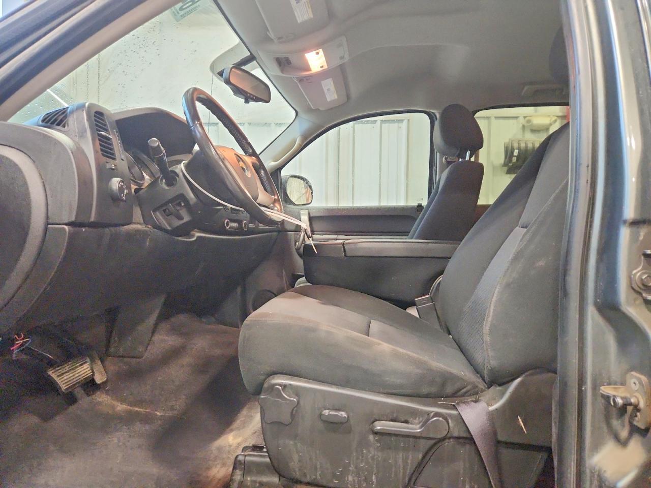 2011 CHEVROLET SILVERADO K1500 LT — Фото 7 из 12