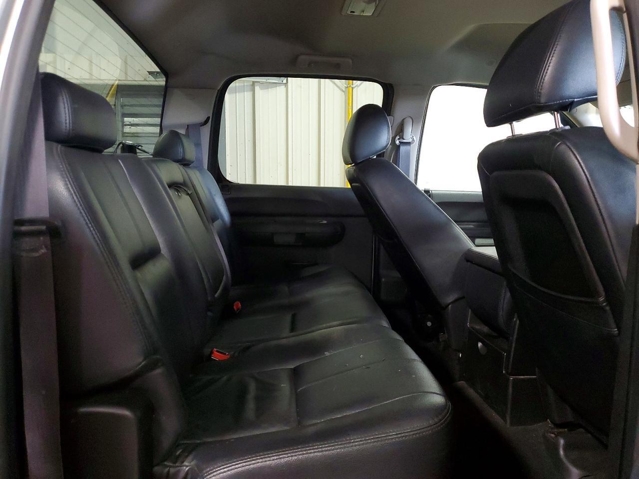 2011 CHEVROLET SILVERADO K1500 LT — Фото 10 из 13