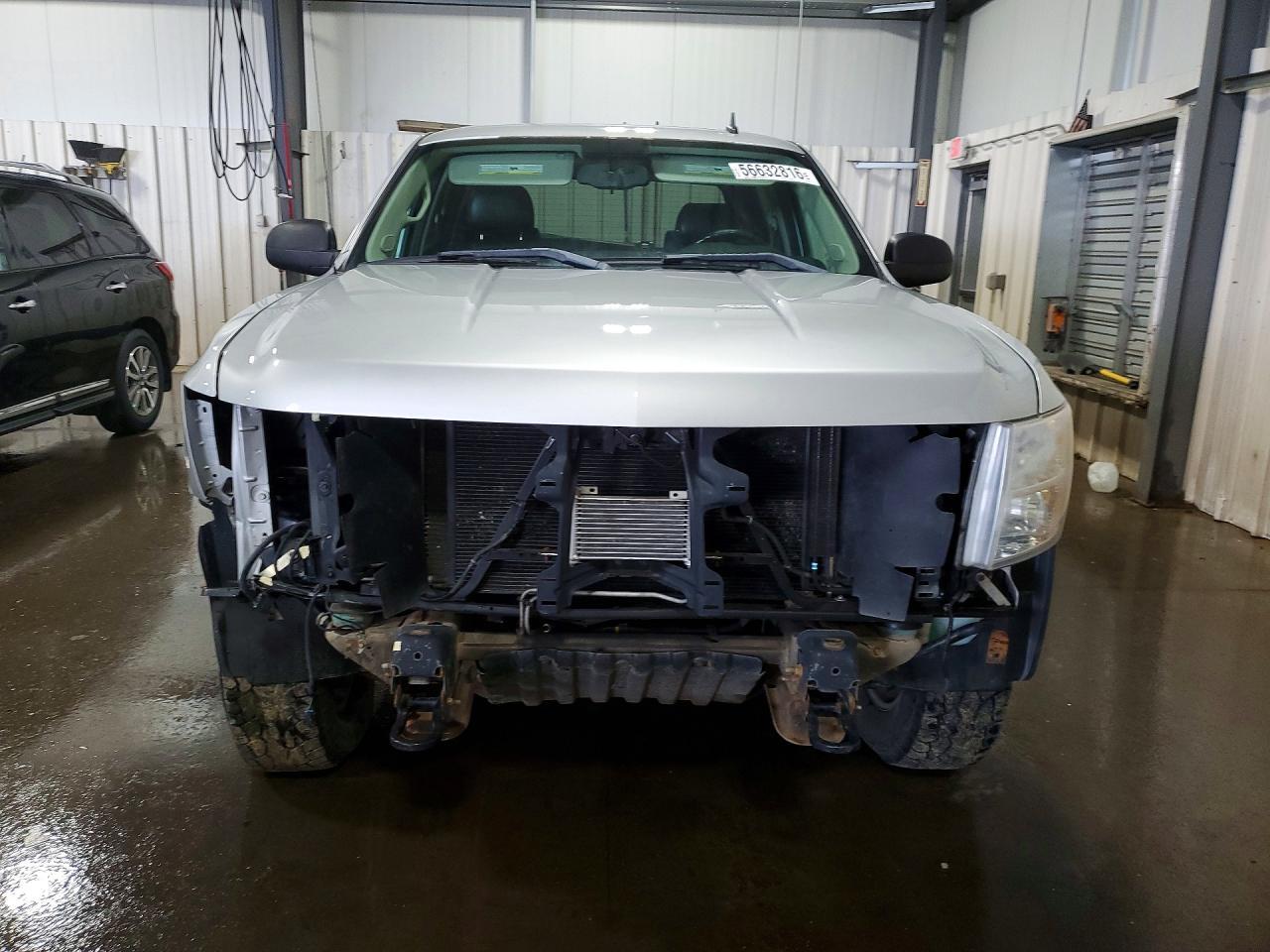 2011 CHEVROLET SILVERADO K1500 LT — Фото 5 из 13