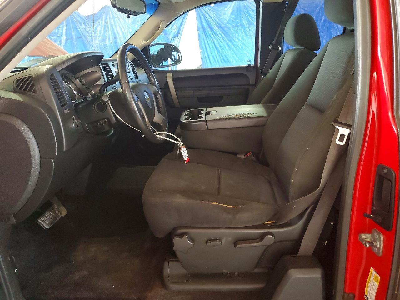 2011 CHEVROLET SILVERADO K1500 LT — Фото 7 из 12