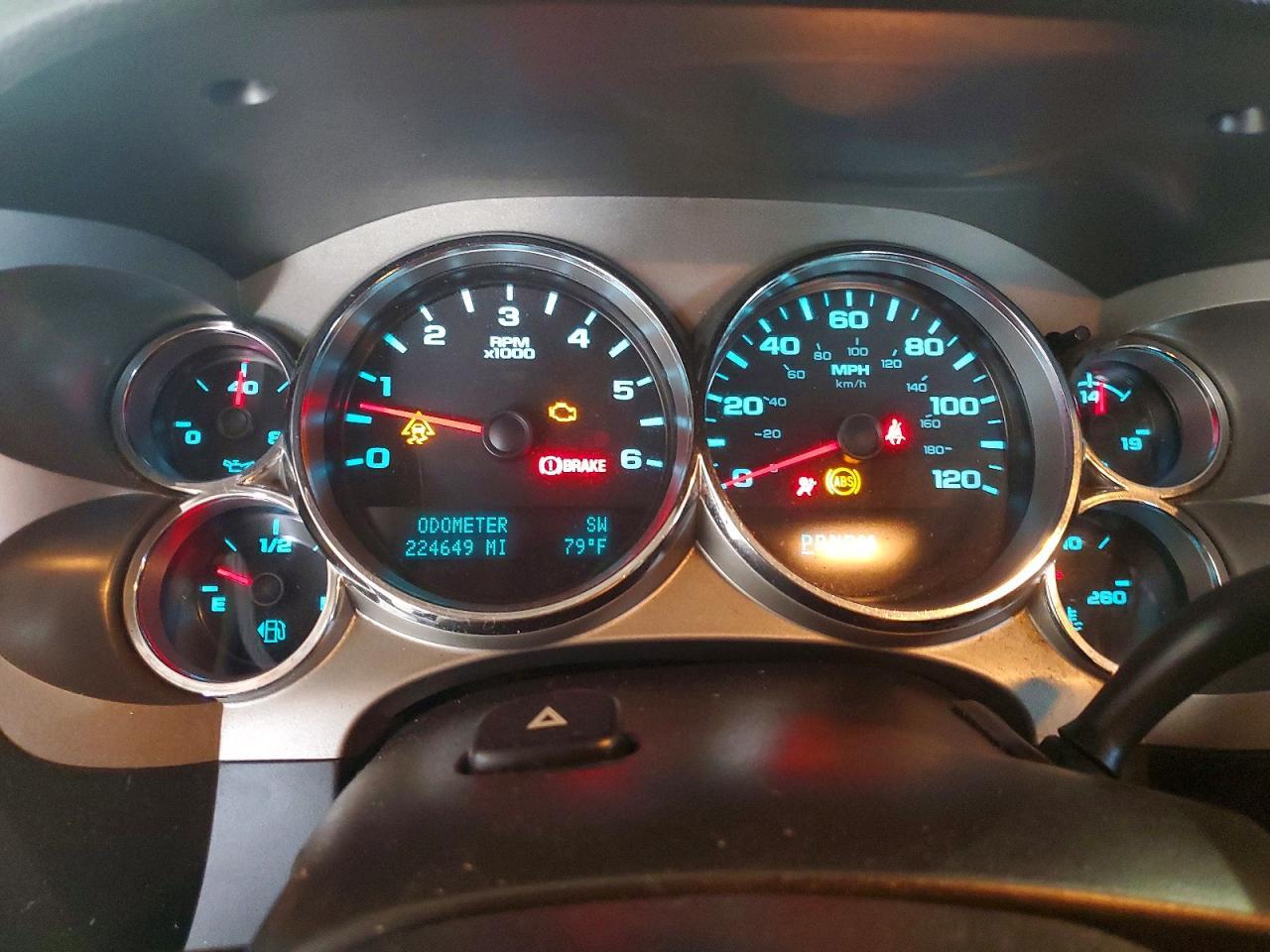 2011 CHEVROLET SILVERADO K1500 LT — Фото 9 из 12