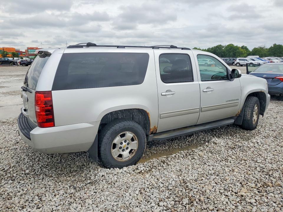 2011 CHEVROLET SUBURBAN K1500 LS — Фото 3 из 13