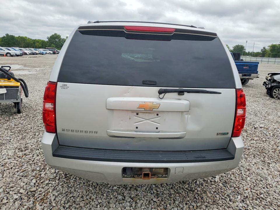 2011 CHEVROLET SUBURBAN K1500 LS — Фото 6 из 13