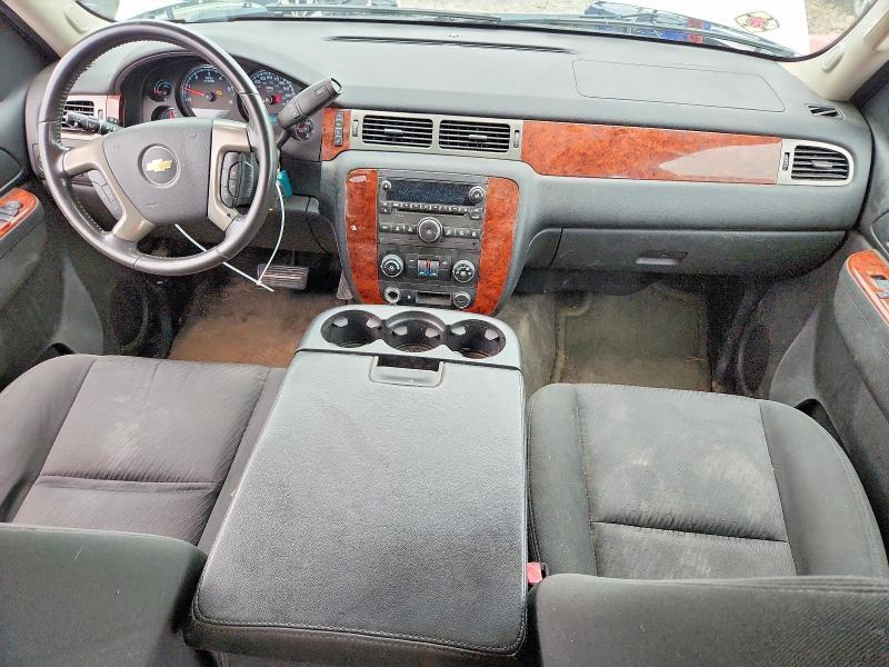 2011 CHEVROLET SUBURBAN K1500 LS — Фото 8 из 13