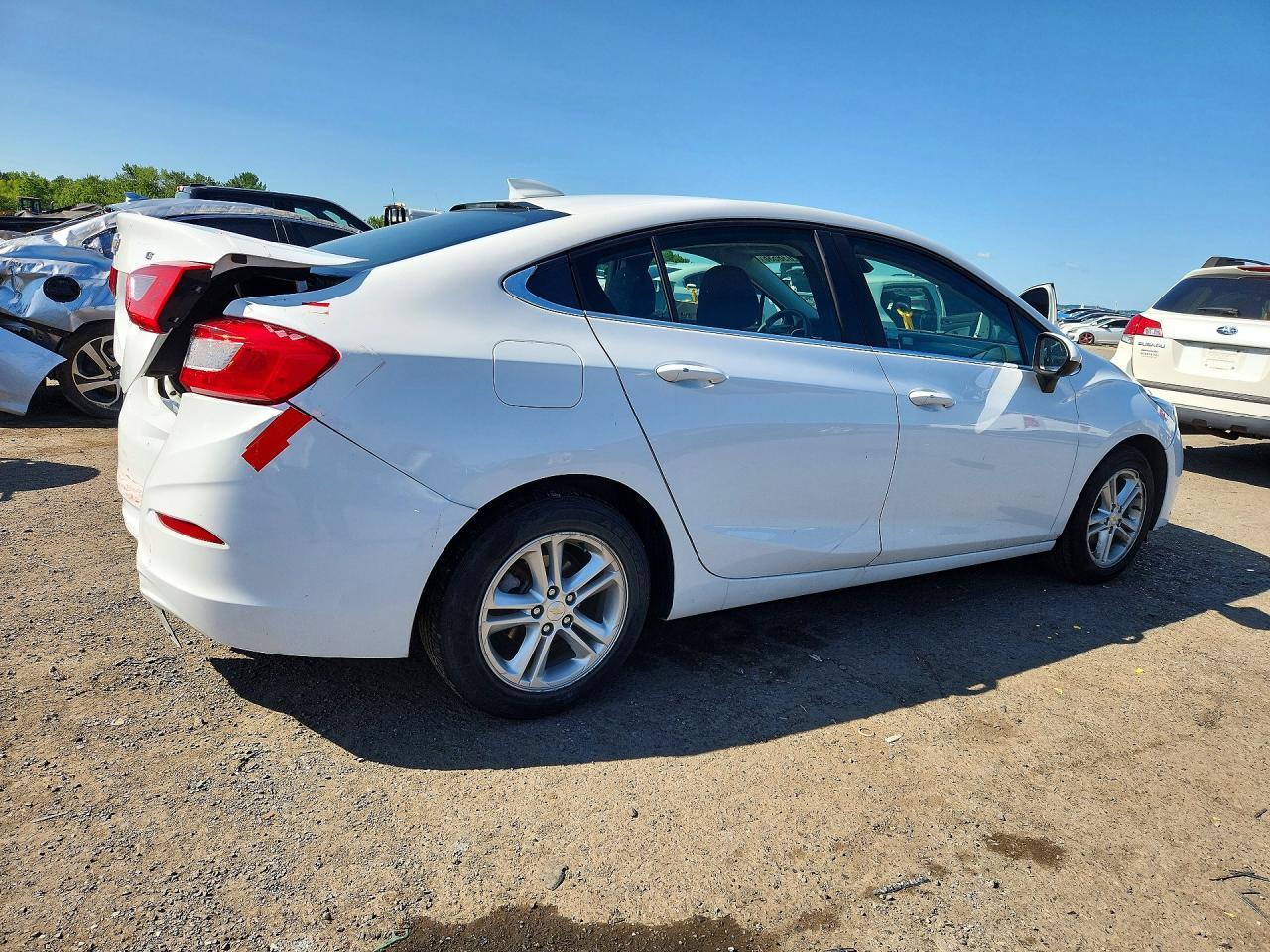 2017 CHEVROLET CRUZE LT — Фото 3 из 12