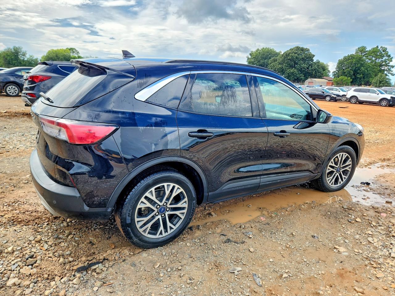1FMCU0H68MUA57924 2021 FORD ESCAPE photo no. 3