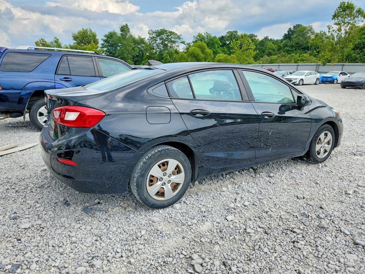 1G1BC5SM4H7118416 2017 CHEVROLET CRUZE photo no. 3