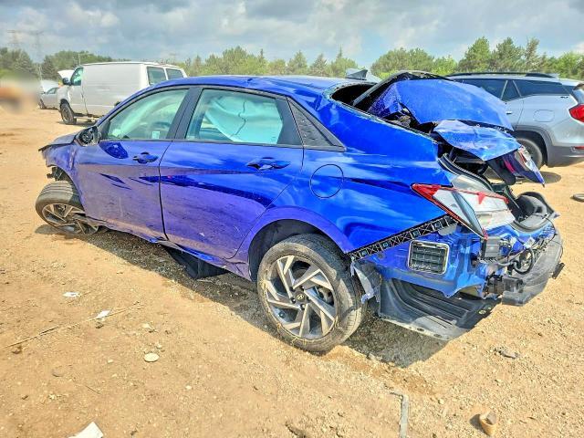 2025 HYUNDAI ELANTRA SEL SPORT — Фото 2 из 12