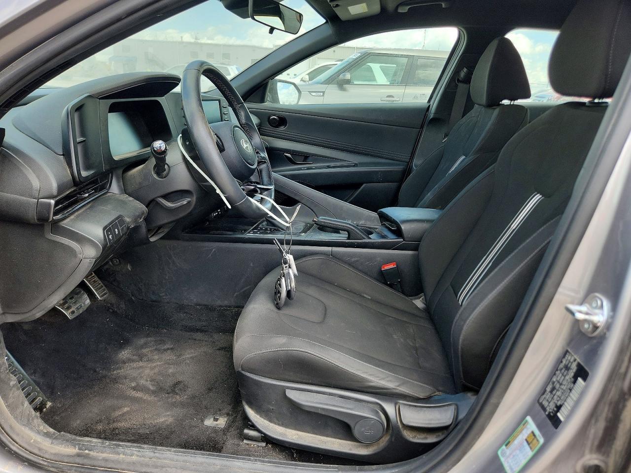 2025 HYUNDAI ELANTRA SEL SPORT — Фото 7 из 12