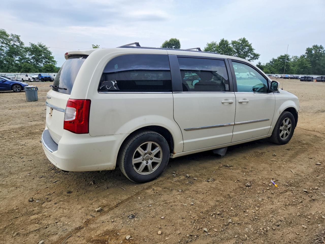2011 CHRYSLER TOWN & COUNTRY TOURING — Фото 3 из 13