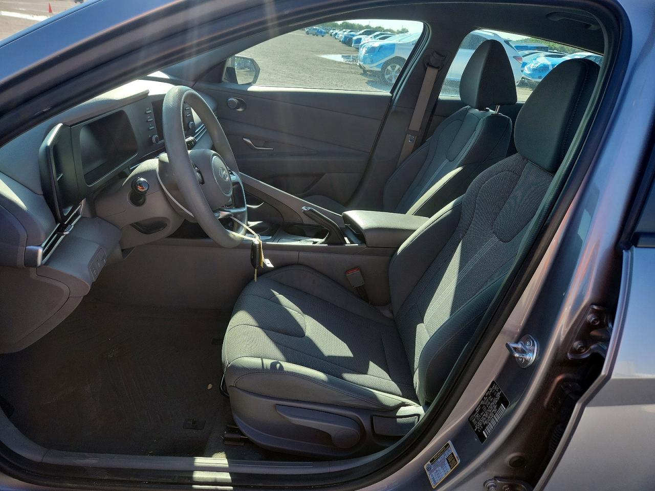 2025 HYUNDAI ELANTRA SE — Фото 7 из 13