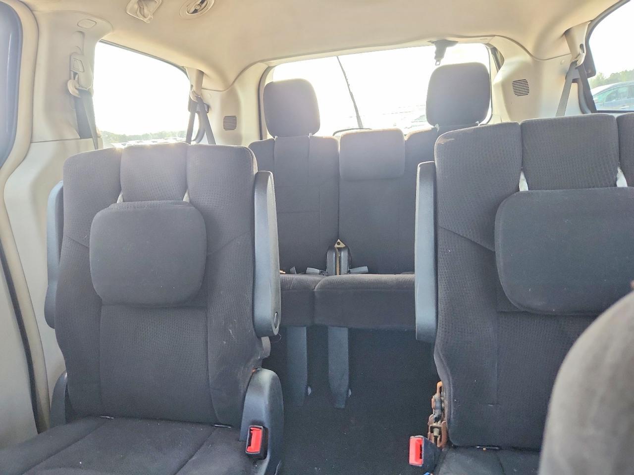 2011 CHRYSLER TOWN & COUNTRY TOURING — Фото 10 из 13